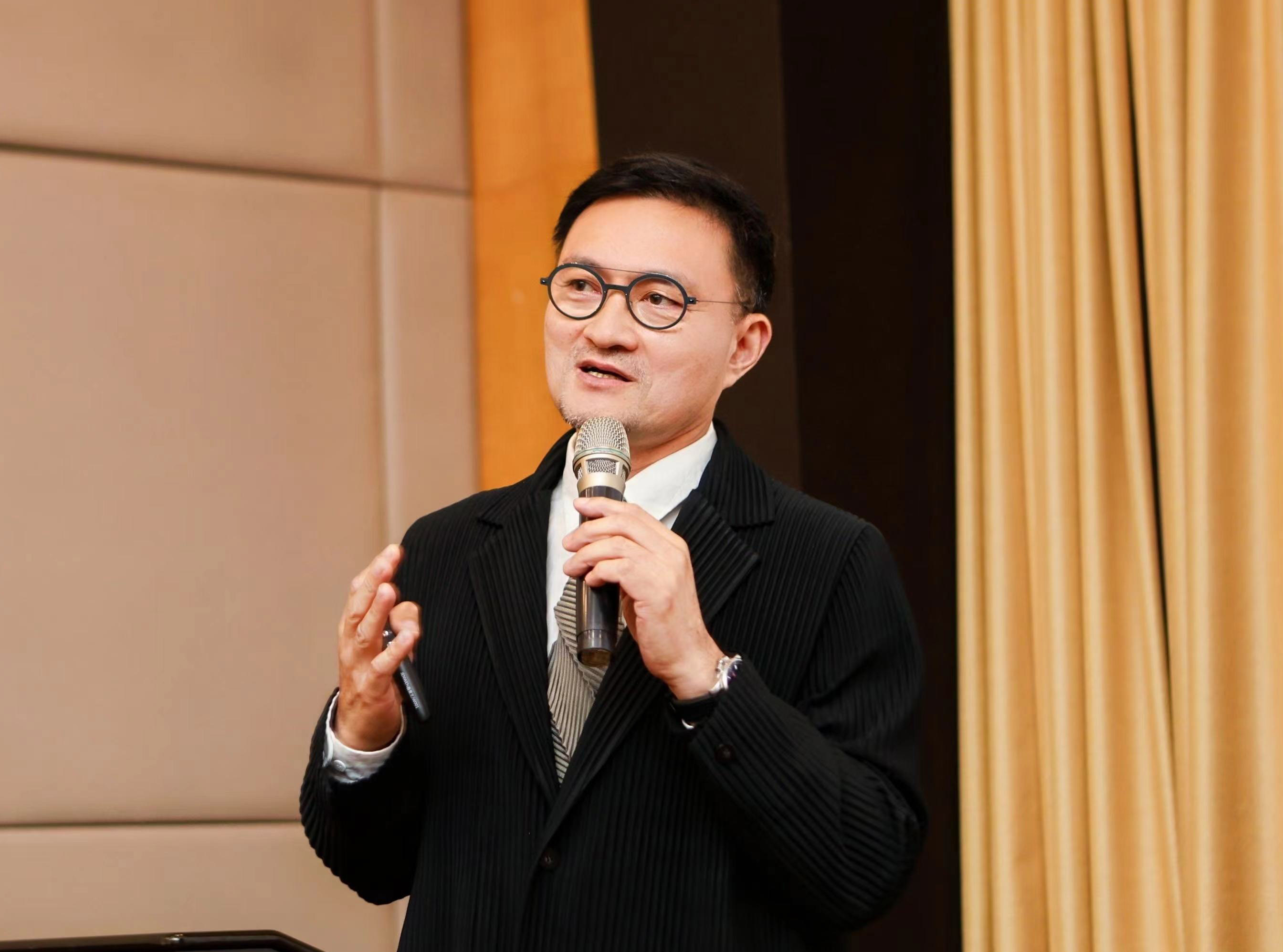 盛宇宏出席第17届世界华商大会并获邀主题发言